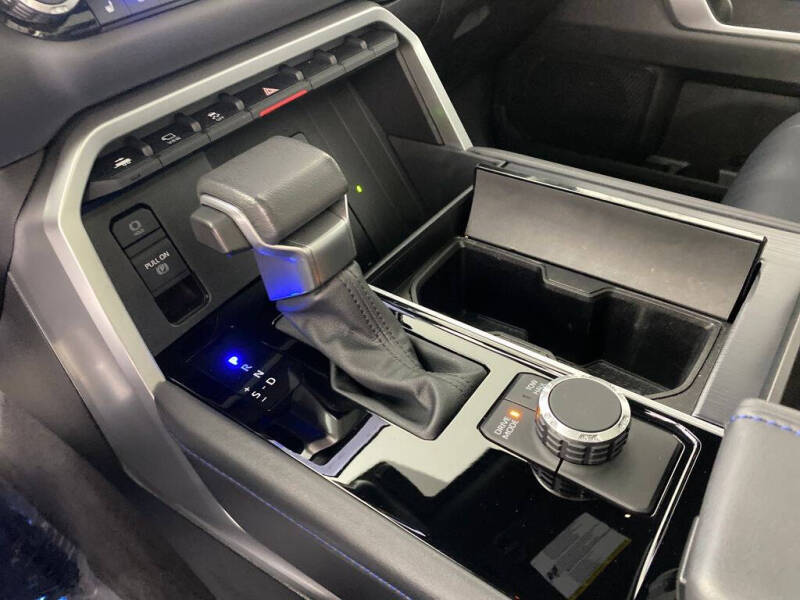 2024 Toyota Tundra Platinum HV