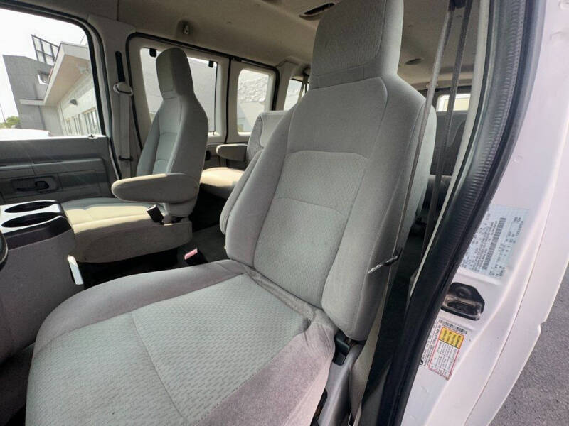 2010 Ford E-Series E-350 SD XLT