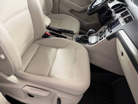 2017 Volkswagen Golf TSI SE