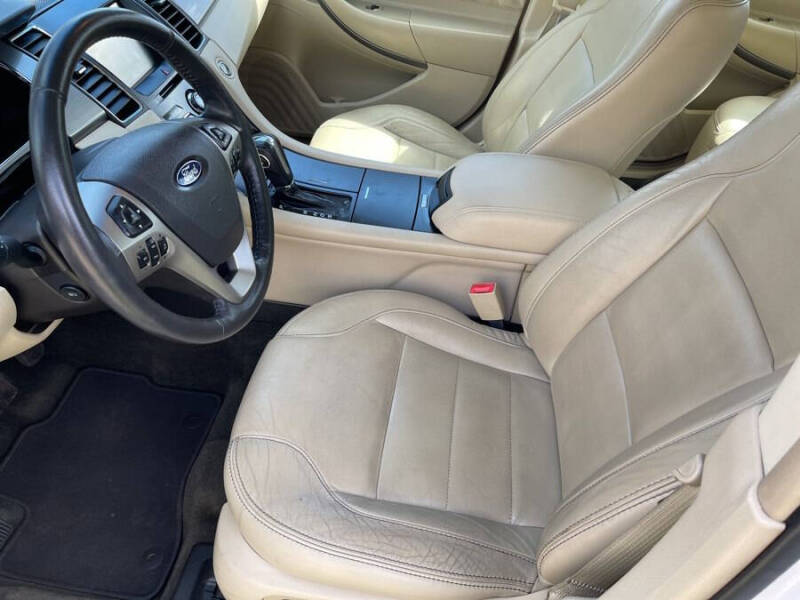 2014 Ford Taurus SEL