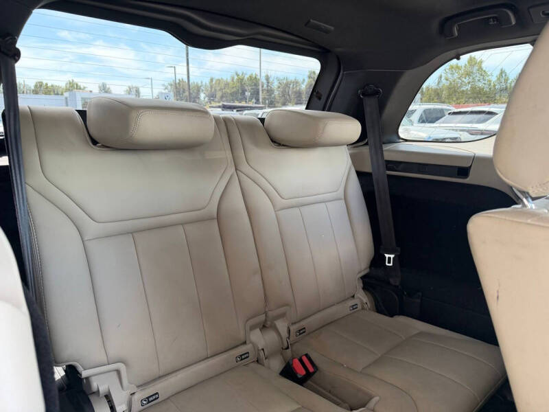 2017 Land Rover Discovery SE