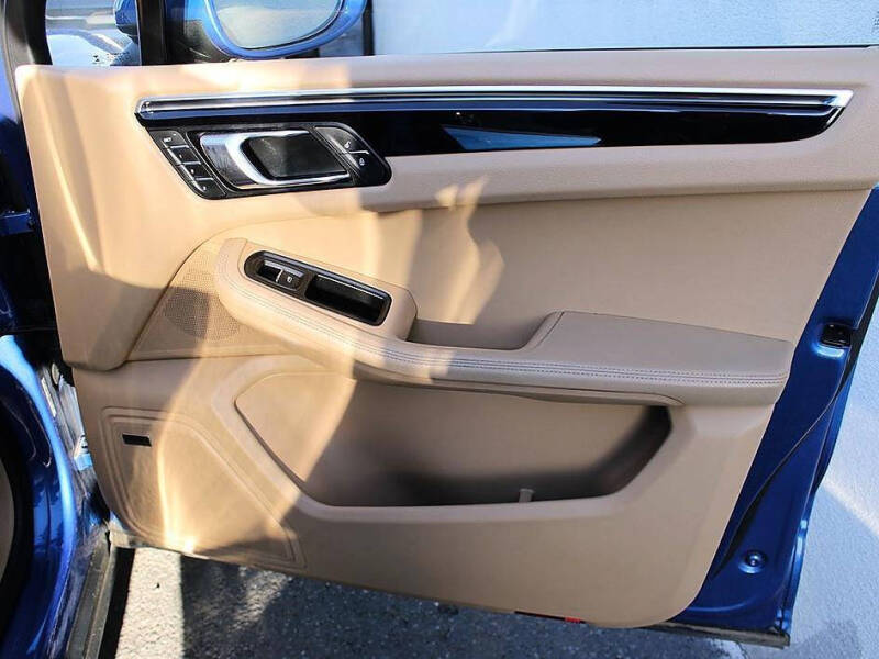2016 Porsche Macan S