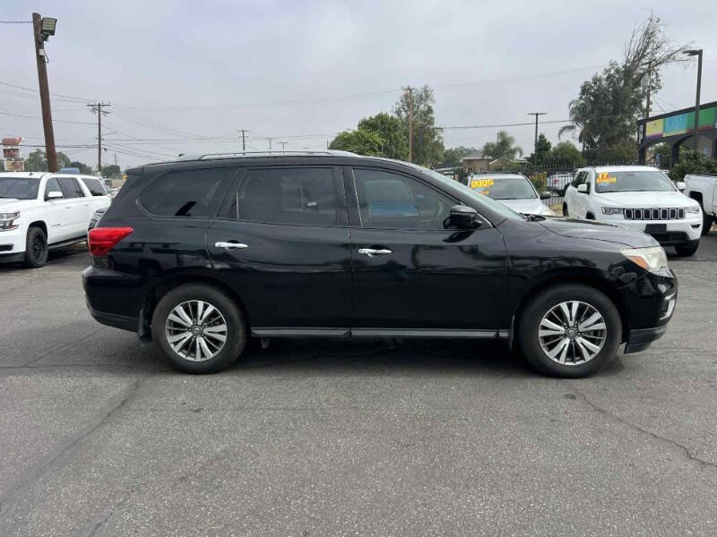 2019 Nissan Pathfinder S