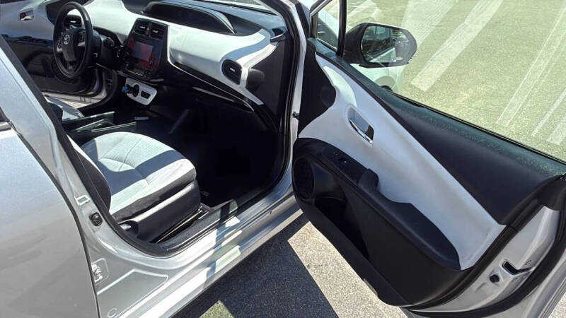 2016 Toyota Prius Two