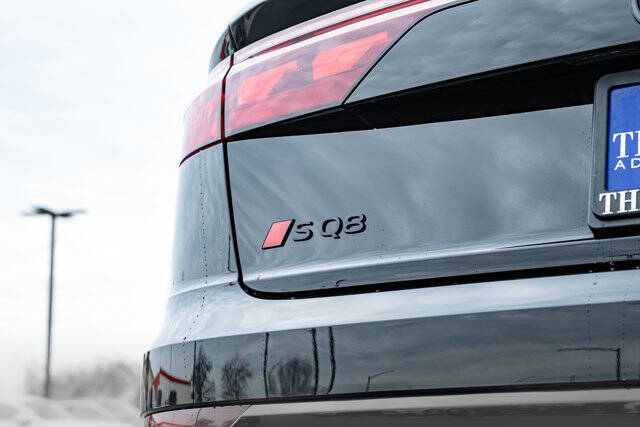 2026 Audi SQ8 4.0T quattro Prestige