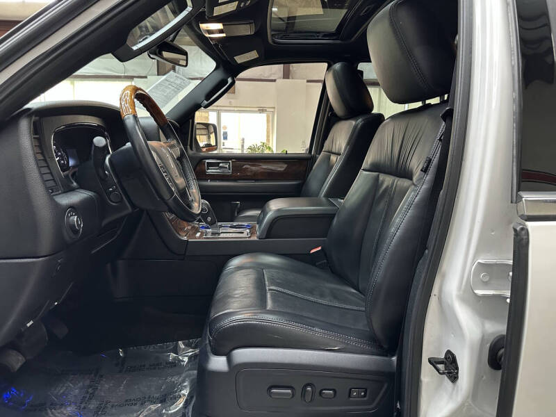 2017 Lincoln Navigator Select