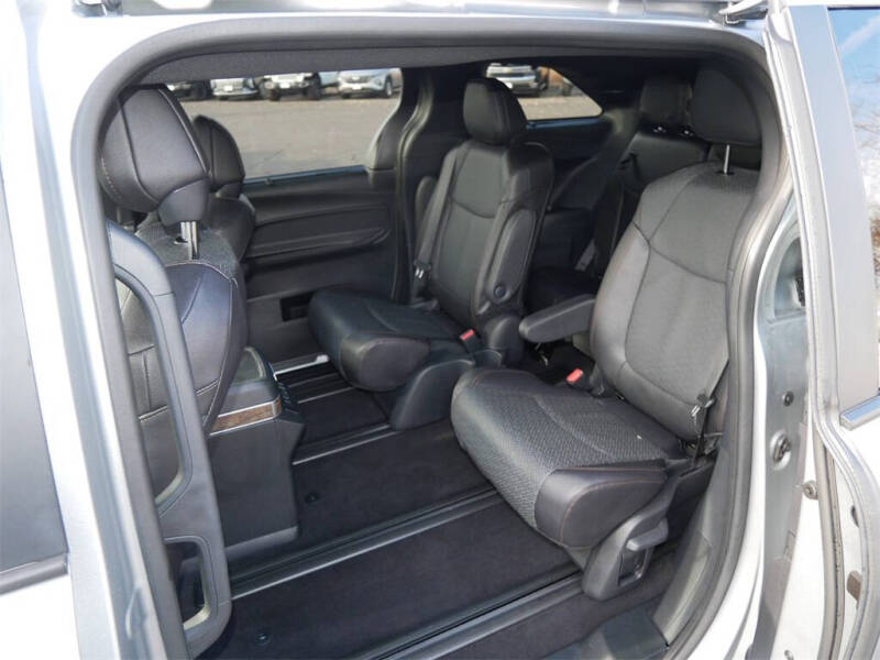 2025 Toyota Sienna Platinum 7-Passenger