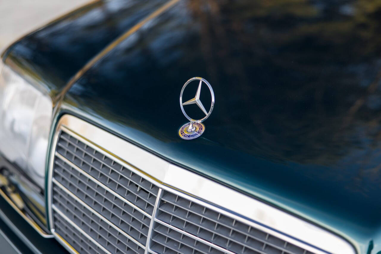1994 Mercedes-Benz E-Class 19