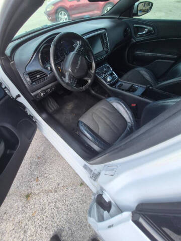 2015 Chrysler 200 S