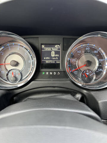 2013 Chrysler Town and Country Touring