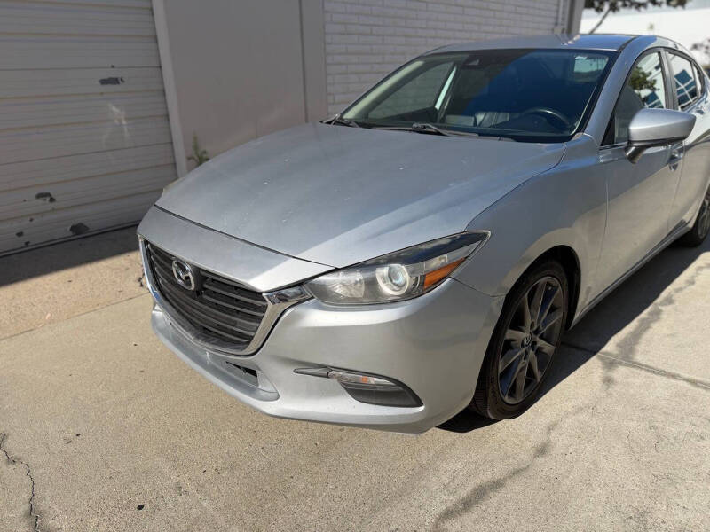 2018 Mazda MAZDA3 Touring