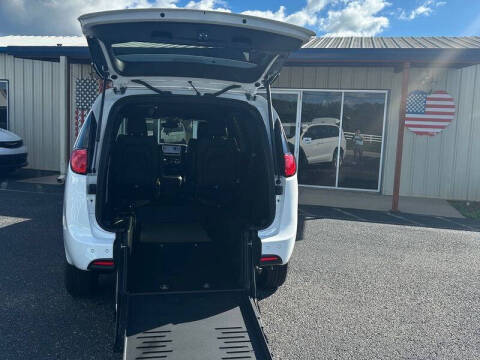 2025 Chrysler Voyager LX