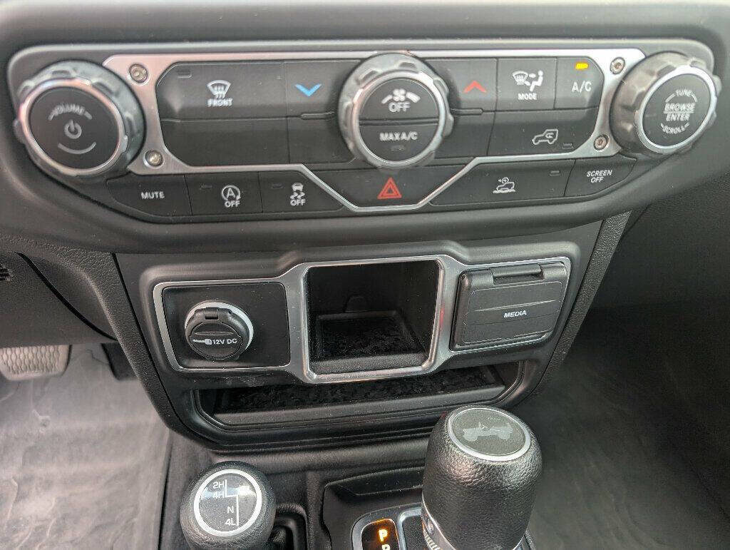 2023 Jeep Wrangler 26