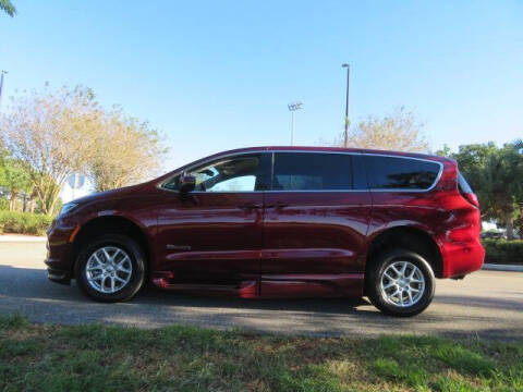 2023 Chrysler Pacifica Touring L