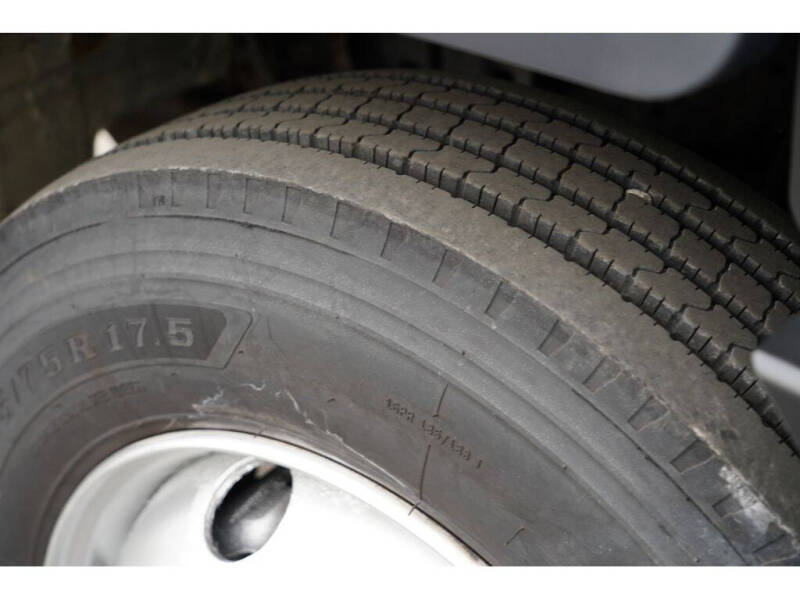 2015 Mitsubishi Fuso FE180