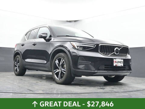 2025 Volvo XC40 B5 Core Bright Theme
