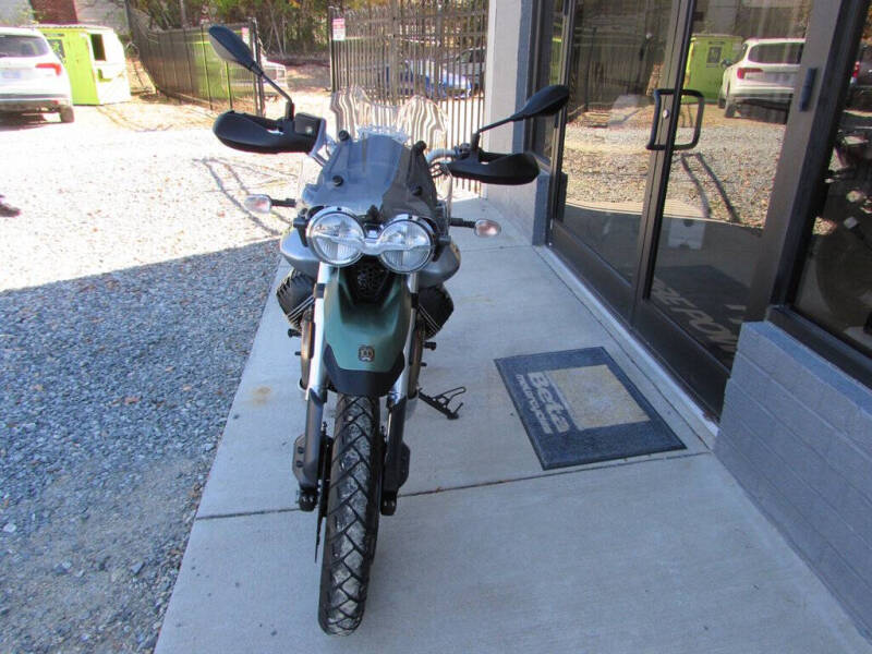 2022 Moto Guzzi V85TT