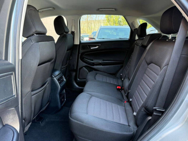 2021 Ford Edge SE