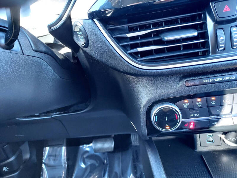 2022 Ford Escape SEL