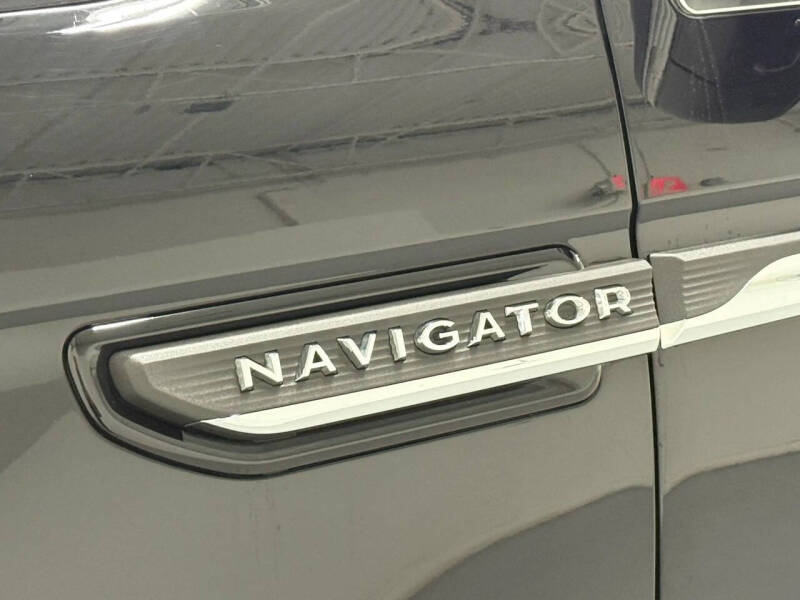 2023 Lincoln Navigator L Standard