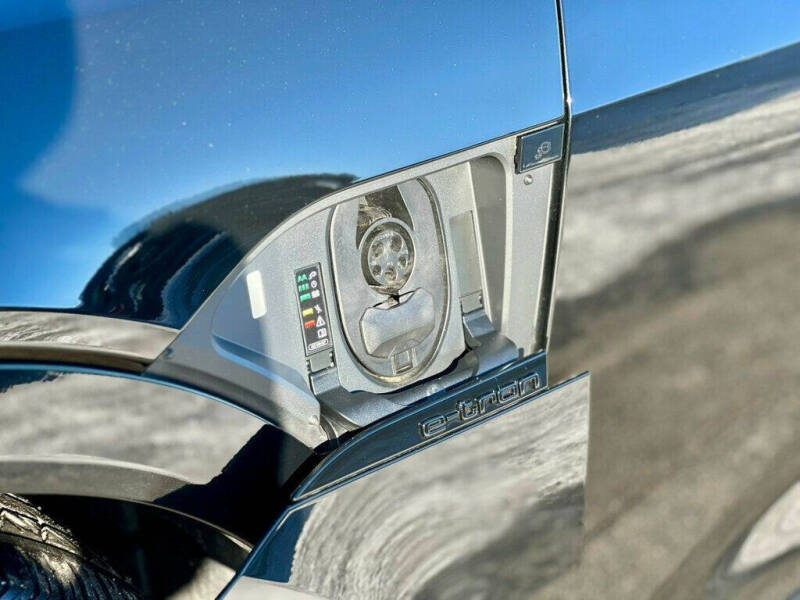 2024 Audi Q8 e-tron quattro Prestige