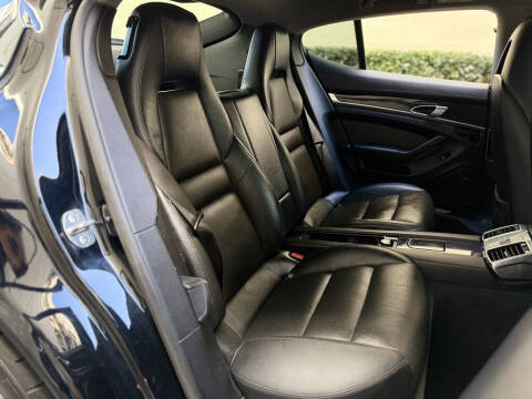 2015 Porsche Panamera