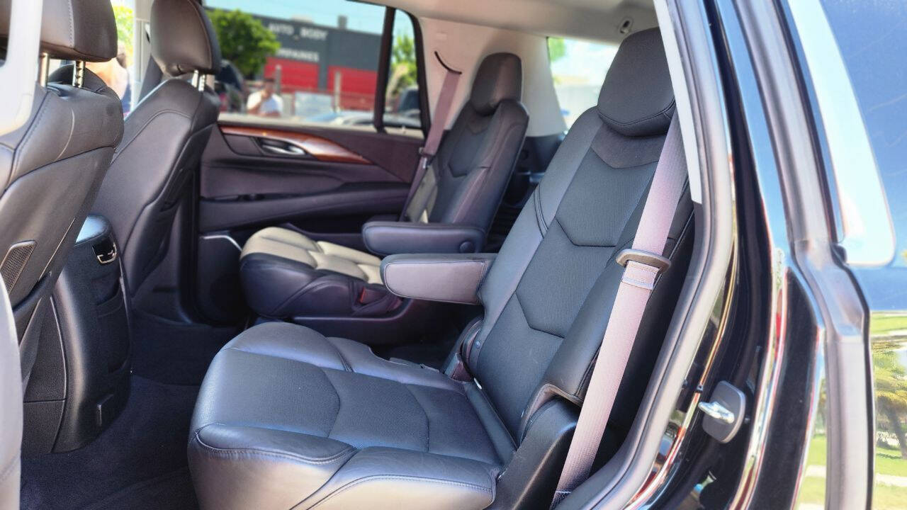 2016 CADILLAC Escalade SUV / Crossover - $19,990
