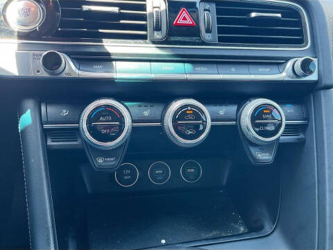 2023 Genesis G70