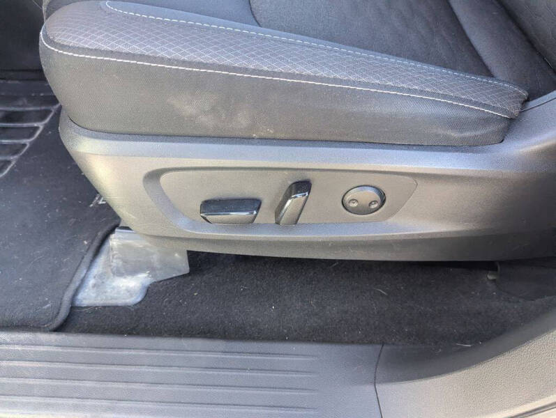 2023 Nissan Pathfinder SV