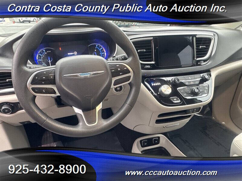 2017 Chrysler Pacifica Hybrid Touring Plus