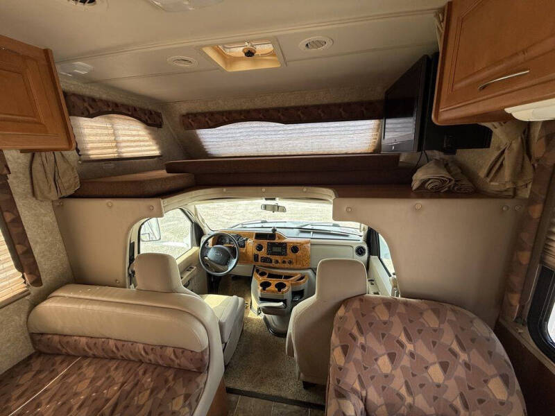 2010 Thor Motor Coach Four Winds 23A