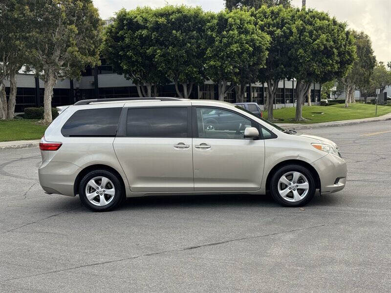 2015 Toyota Sienna LE 8-Passenger