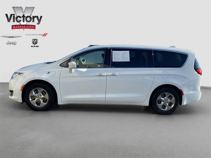 2020 Chrysler Pacifica Hybrid Touring