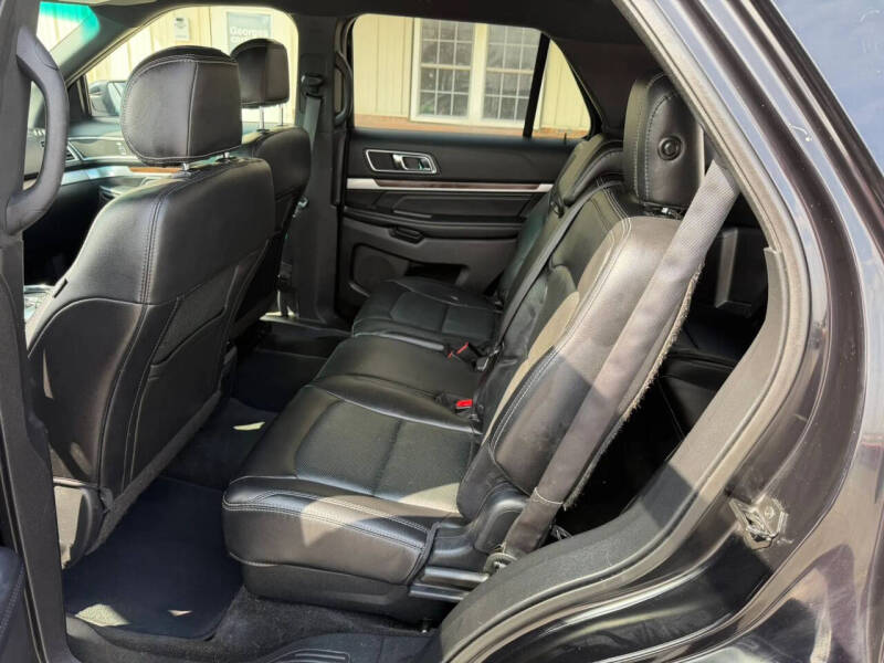 2017 Ford Explorer Limited - Photo 11