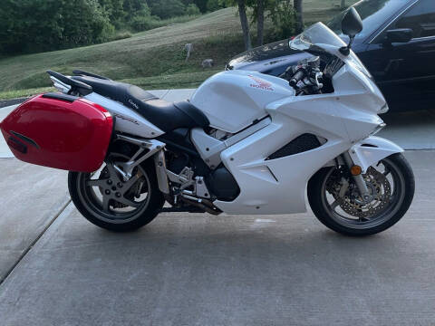 2006 Honda VFR800A for sale at ELIZABETH AUTO SALES in Elizabeth PA