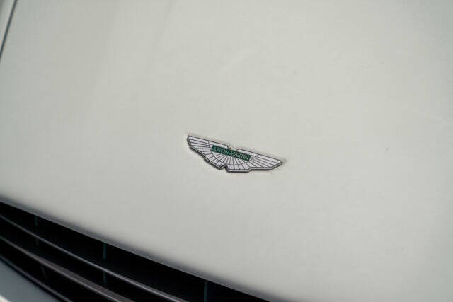 2015 Aston Martin V8 Vantage 36