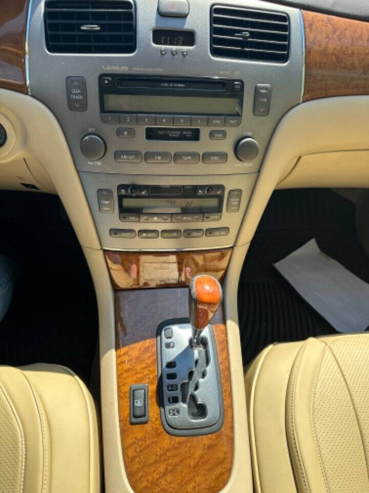 2005 Lexus ES 330 for sale at SRL SAHER in Lorain, OH