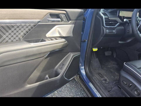2024 GMC Acadia Denali