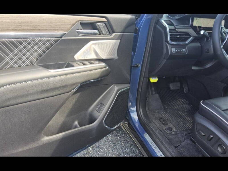 2024 GMC Acadia Denali