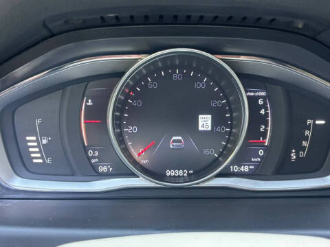 2016 Volvo XC70 T5 Platinum