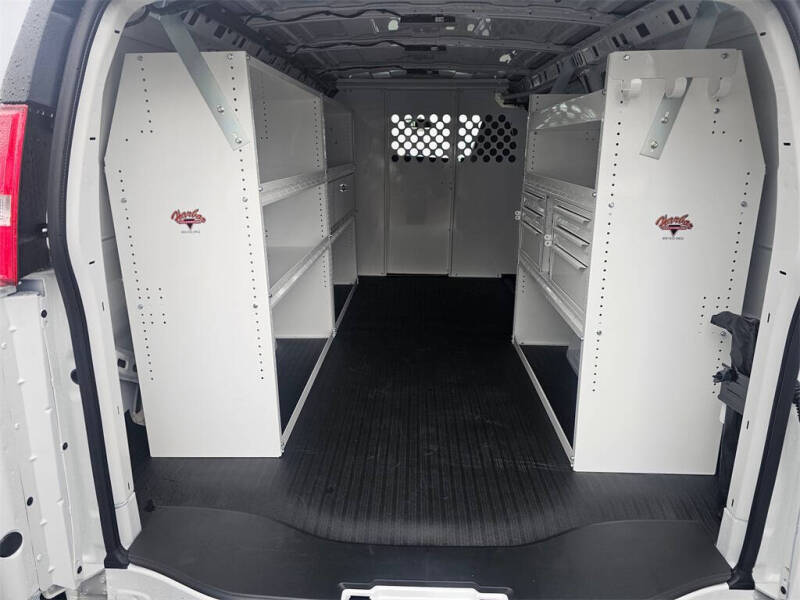 2025 Chevrolet Express 2500