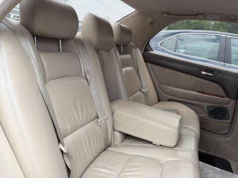 2000 Lexus LS 400
