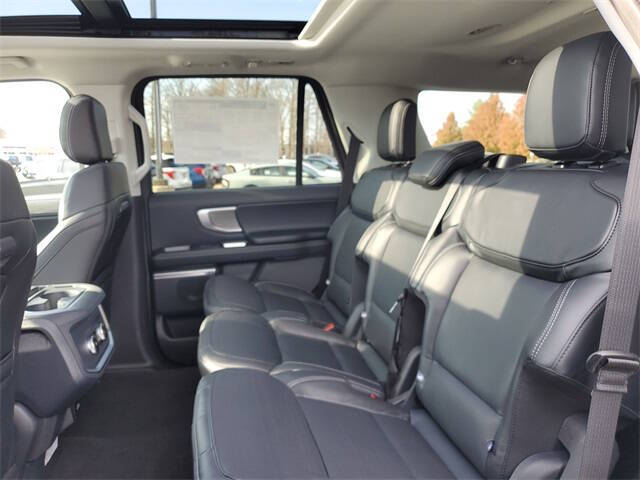 2025 Ford Expedition Platinum