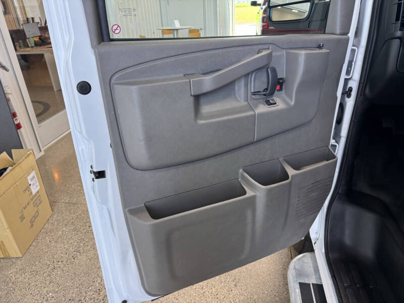 2023 GMC Savana 2500