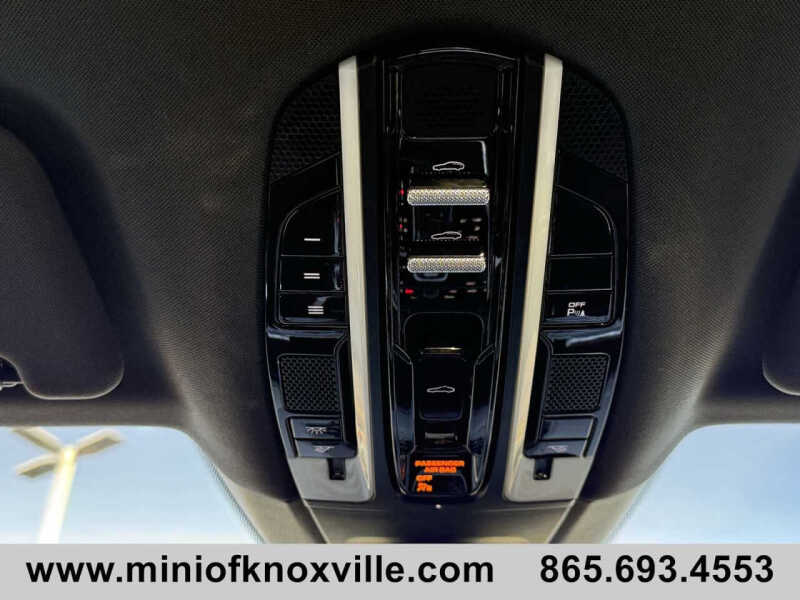 2018 Porsche Panamera 4