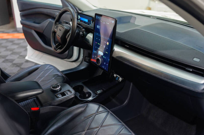 2021 Ford Mustang Mach-E California Route 1