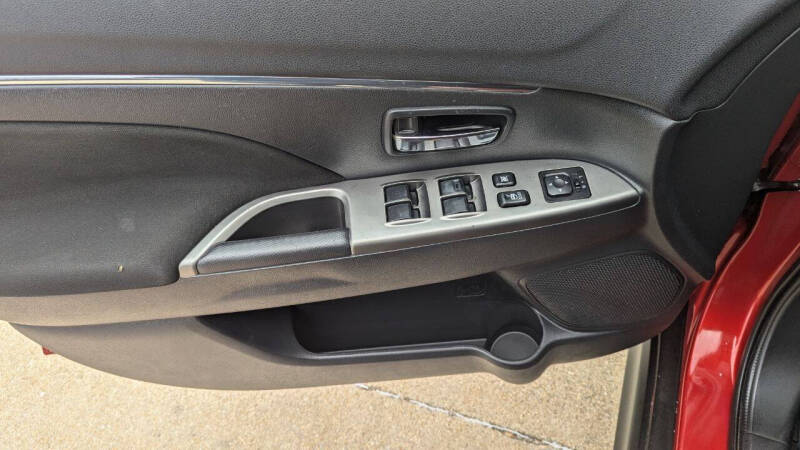 2019 Mitsubishi Outlander Sport LE