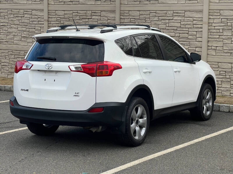 2013 Toyota RAV4 LE photo 9