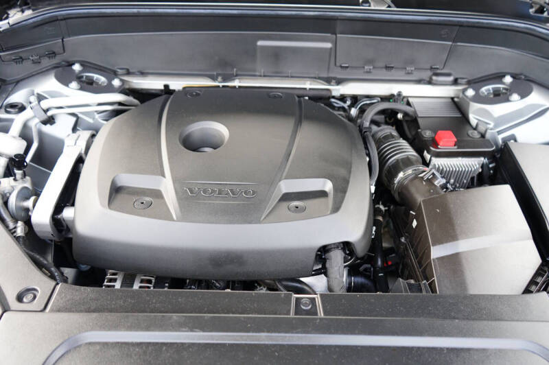 2018 Volvo XC90 T6 Momentum