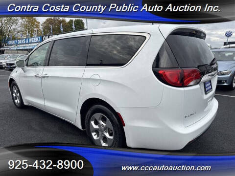 2017 Chrysler Pacifica Hybrid Touring Plus